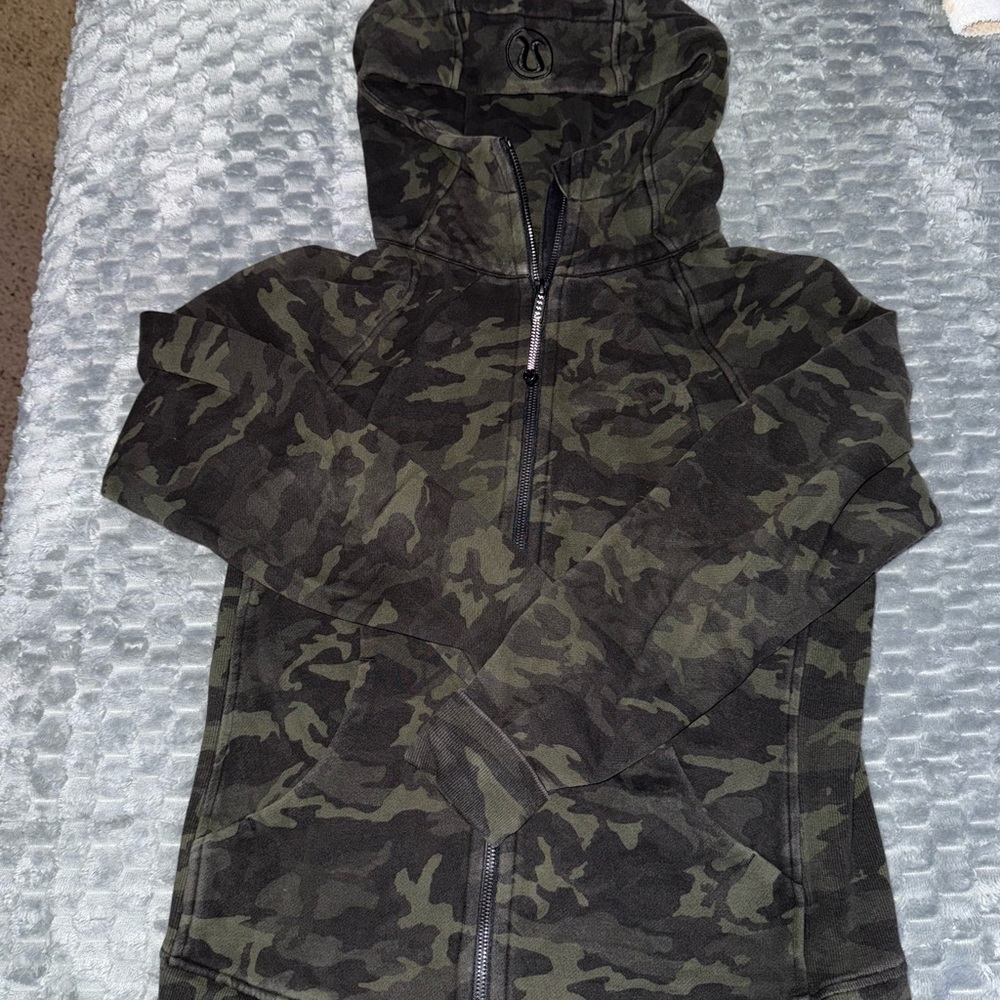 Women’s Lululemon Camouflage Scuba Zip Up